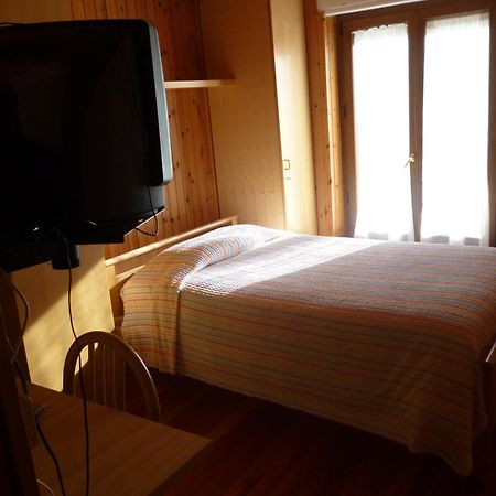 Hotel Fior Di Roccia Gaby Buitenkant foto