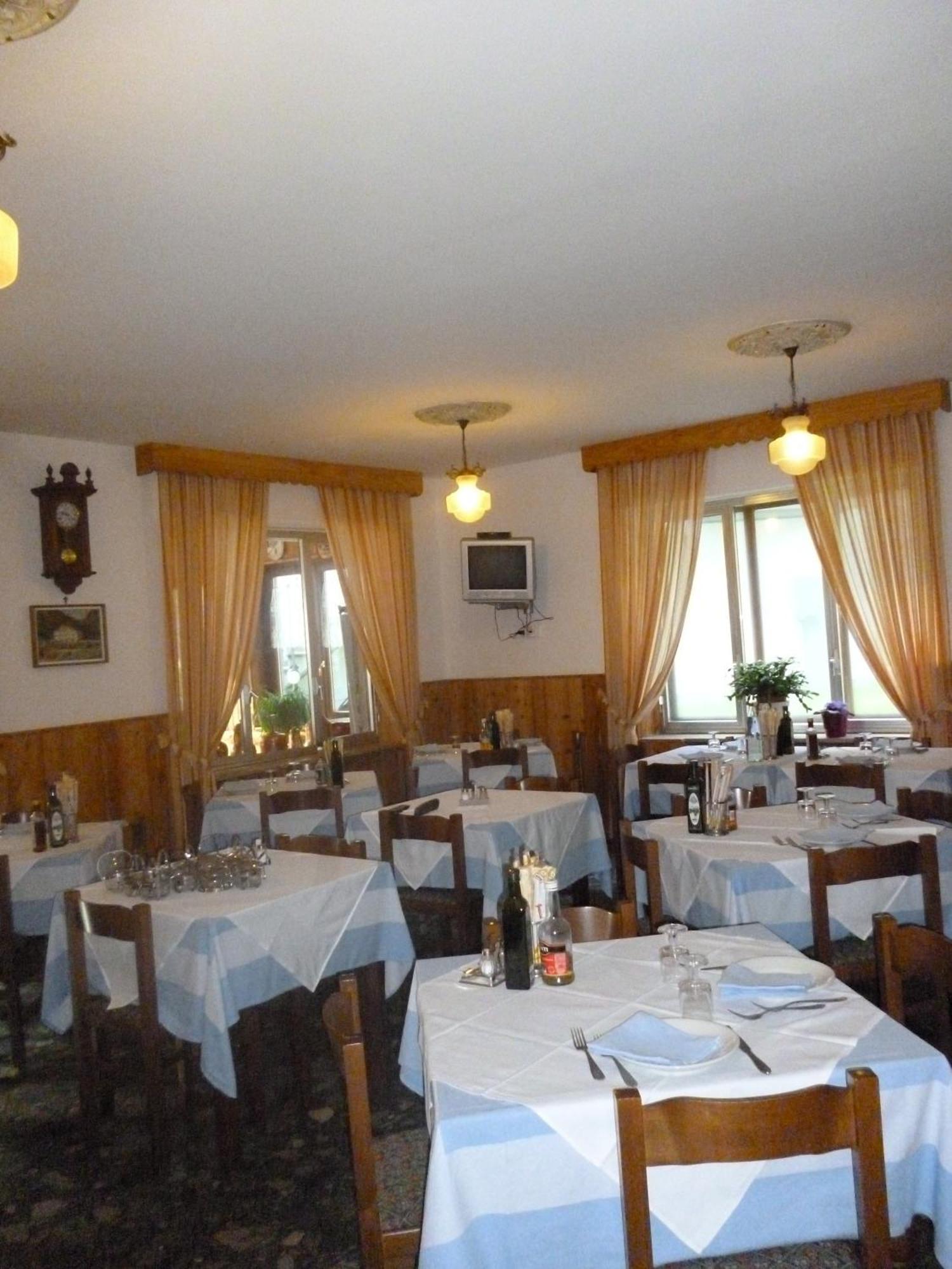 Hotel Fior Di Roccia Gaby Buitenkant foto